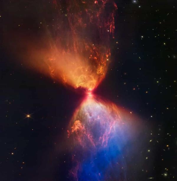 美国宇航局的詹姆斯·韦伯望远镜分享了一颗从未见过的恒星诞生的图像
