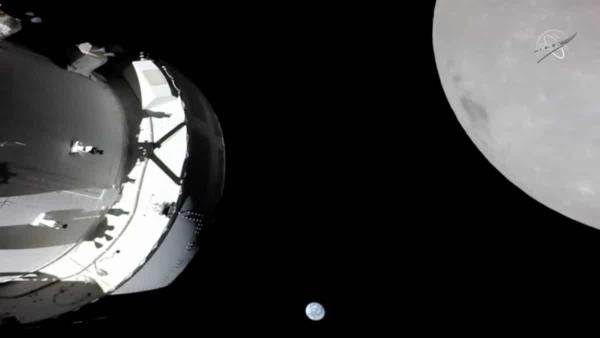 美国宇航局猎户座太空舱接近月球