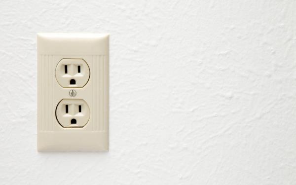 Three prong outlet